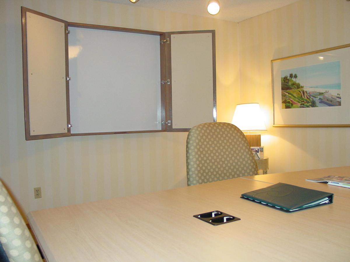 DoubleTree Suites By Hilton Santa Monica - thumb 14
