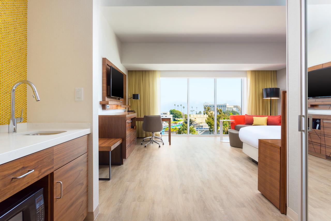 Courtyard By Marriott Santa Monica - thumb 14