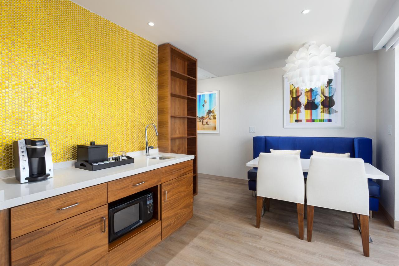 Courtyard By Marriott Santa Monica - thumb 17