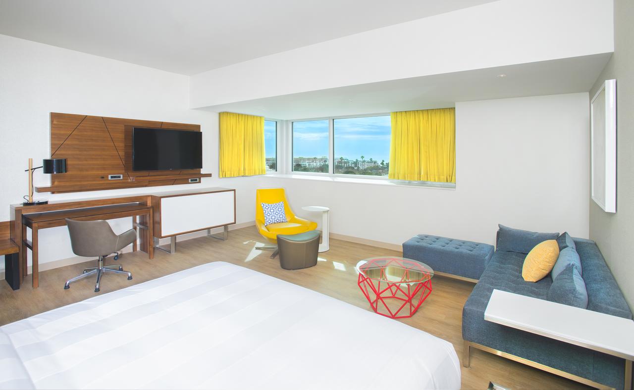 Courtyard By Marriott Santa Monica - thumb 36