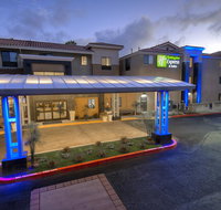 Holiday Inn Express Hotel  Suites Carlsbad Beach - Accommodation Los Angeles