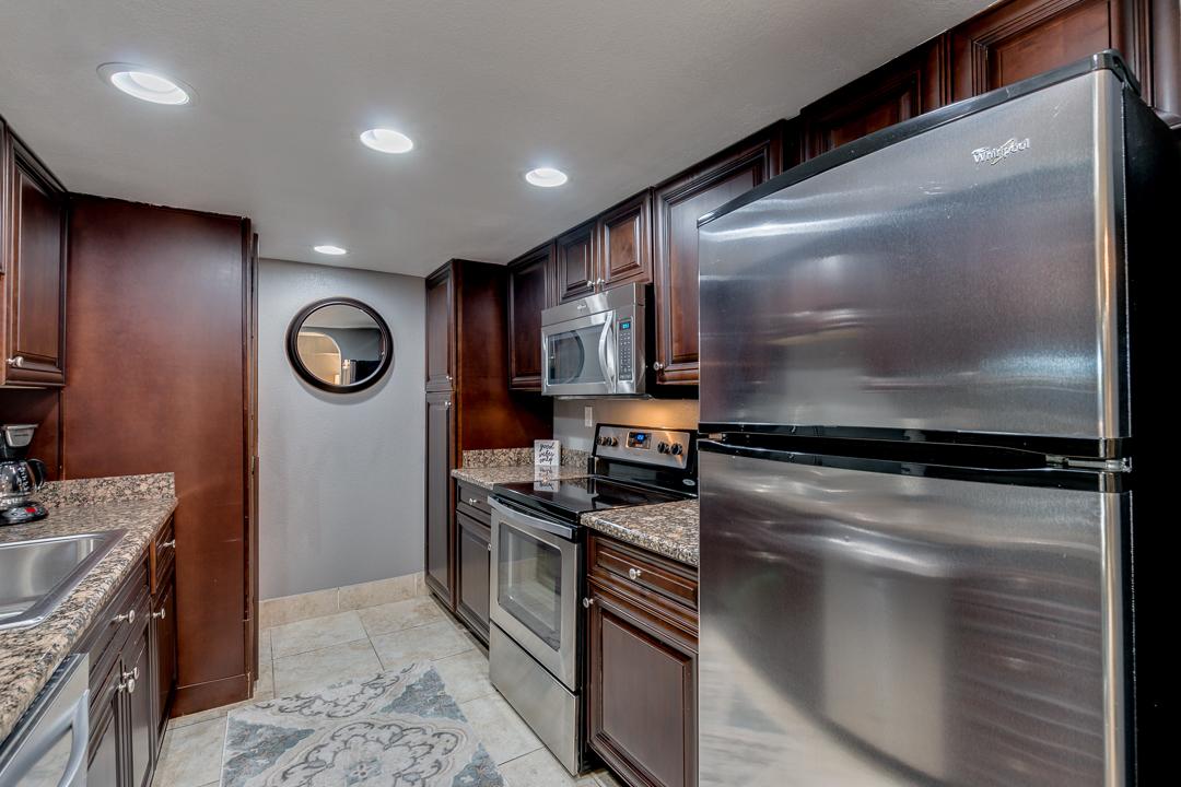 69th #232 Condo - thumb 11