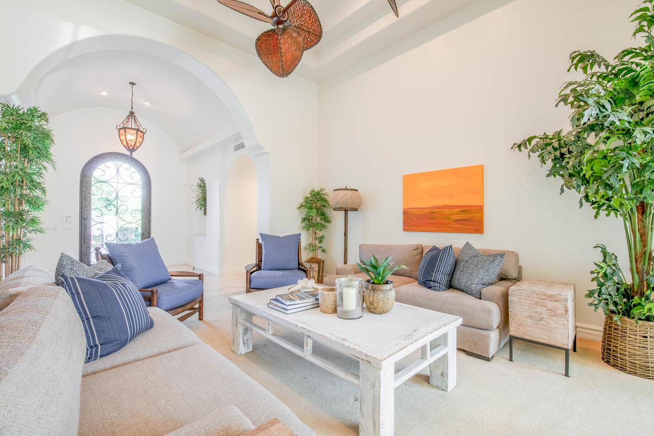 7832 North El Arroyo Road House - thumb 1