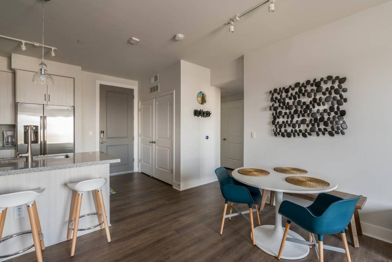 2BR | Downtown | Heated Pool #3045 By WanderJaunt - thumb 11