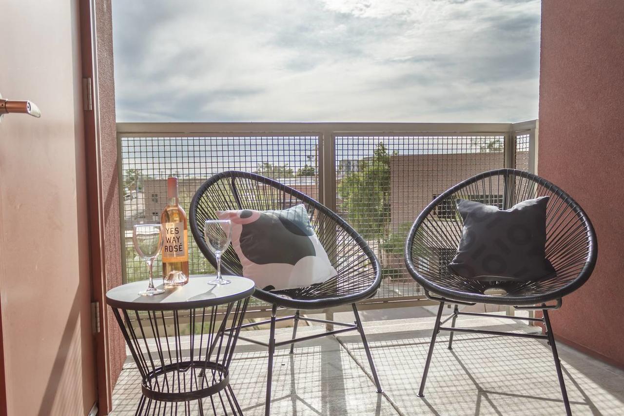 New! Stunning 1BR/1BA DT Phoenix Apt By Domio - thumb 15