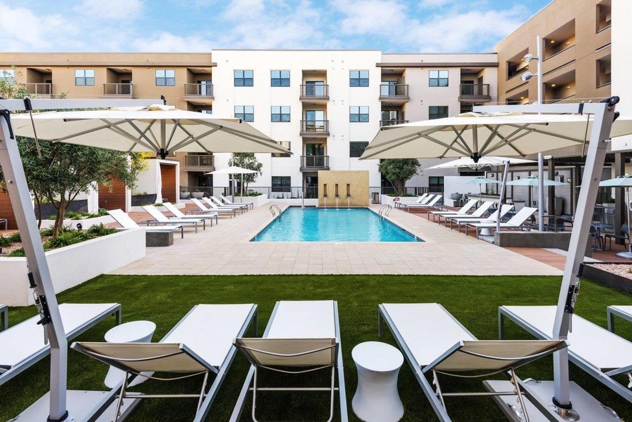 New! Stunning 1BR/1BA DT Phoenix Apt By Domio - thumb 11