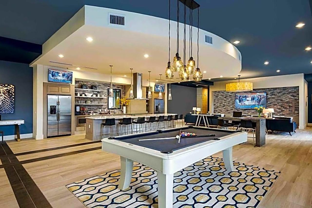 New! Stunning 1BR/1BA DT Phoenix Apt By Domio - thumb 3
