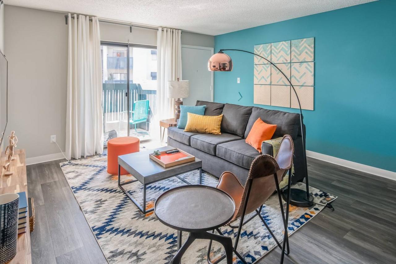 2BR Apt In North Phoenix With Pool By WanderJaunt - thumb 0