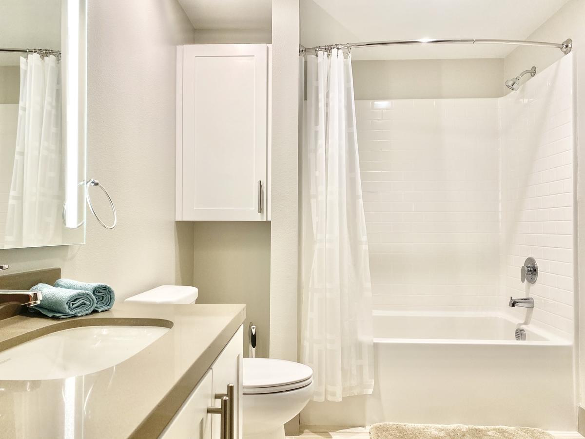 Spectacular 2BR Suite Close To Disneyland - thumb 11