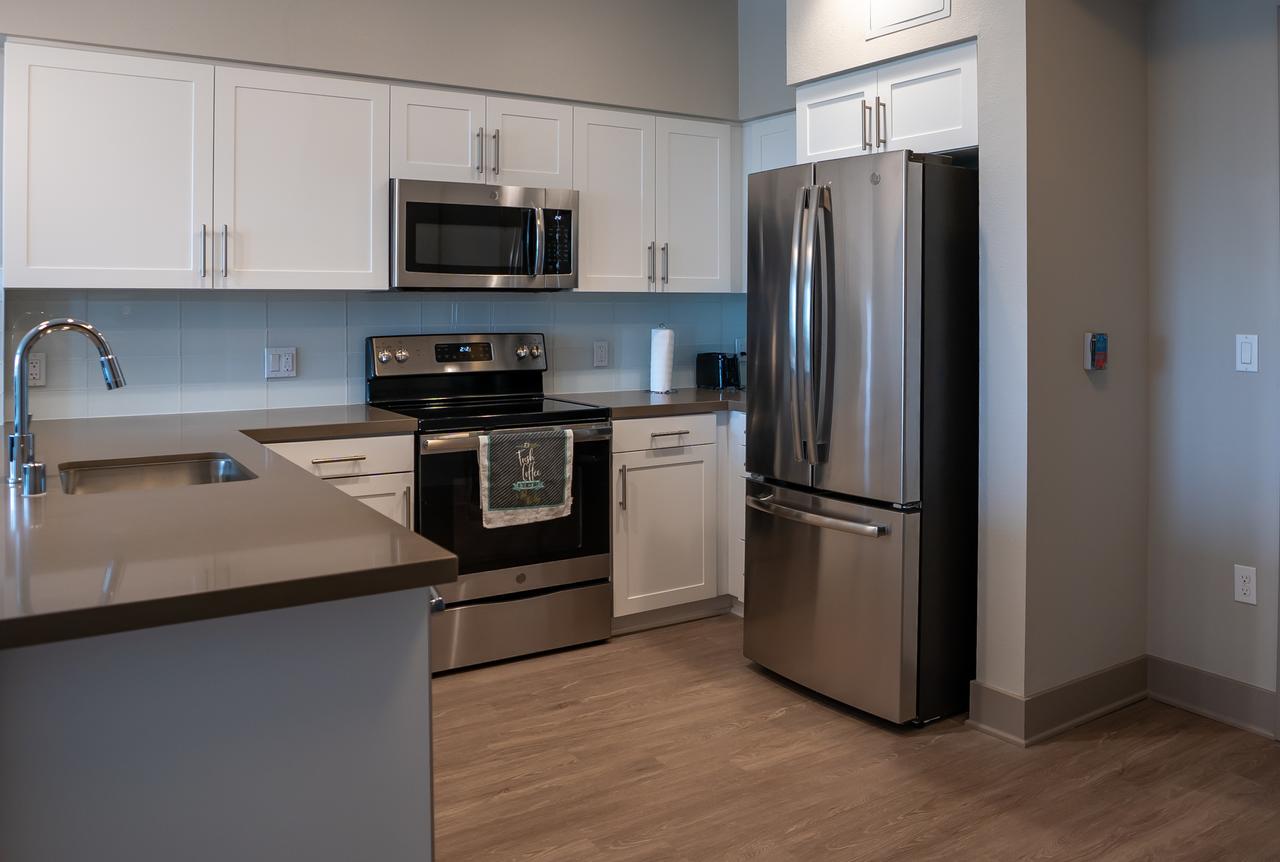 Spectacular 2BR Suite Close To Disneyland - thumb 5
