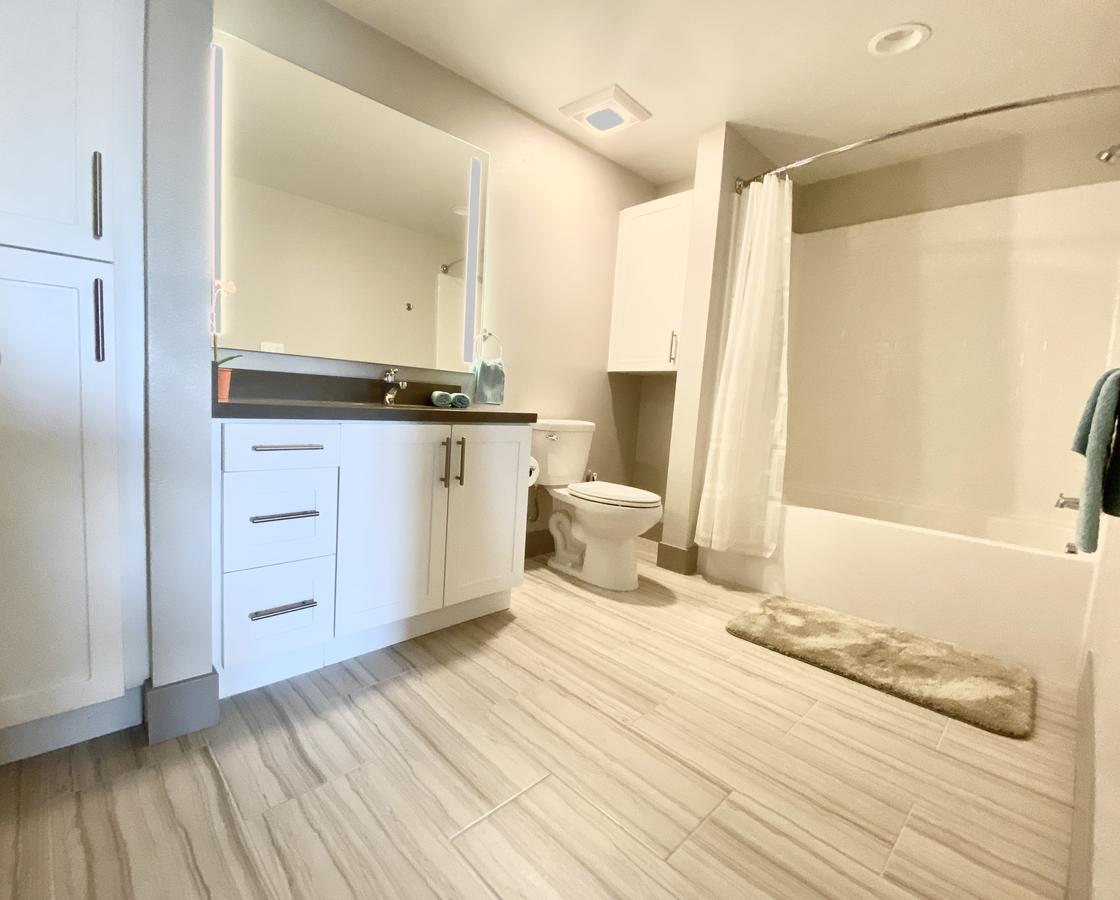 Spectacular 2BR Suite Close To Disneyland - thumb 15