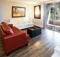 Fully Furnished Suites in Cloverfield - Accommodation Los Angeles