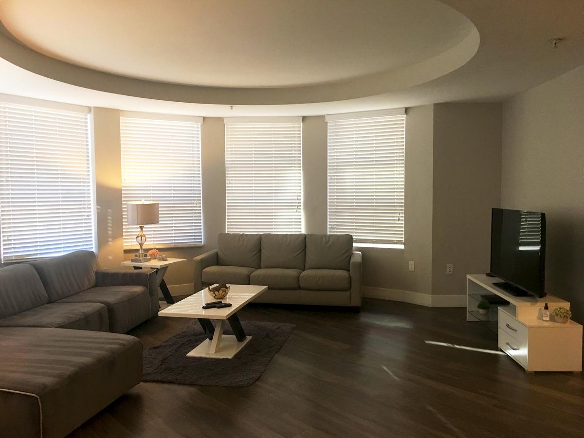 Fully Furnished Suites In Cloverfield - thumb 2