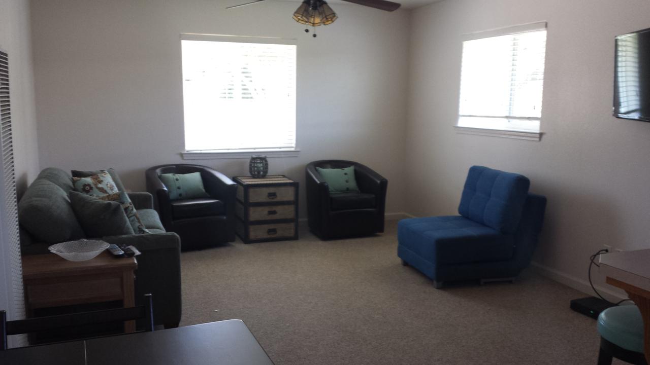 90 San Luis Street Unit D One-Bedroom Apartment - thumb 6