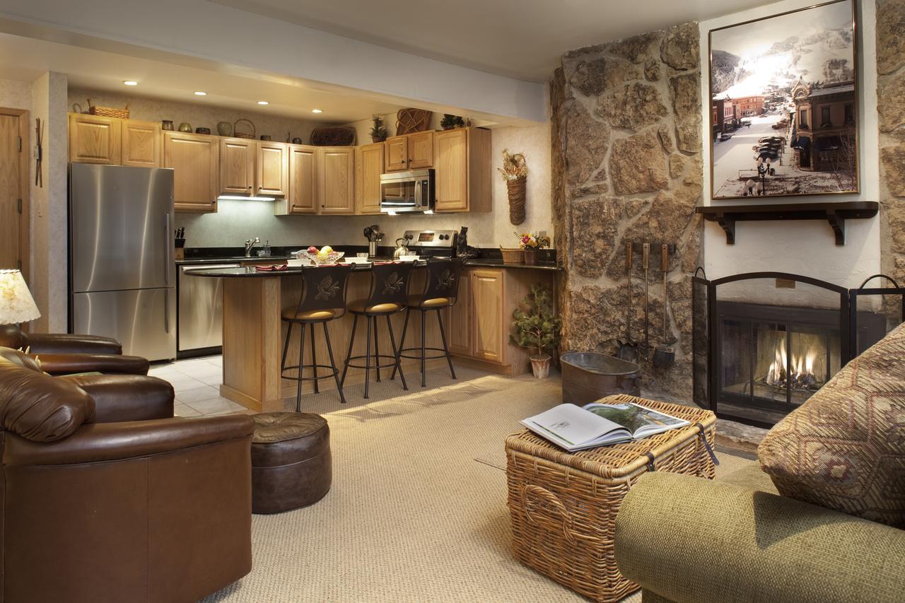 Laurelwood Condominiums, A Destination Residence - thumb 3