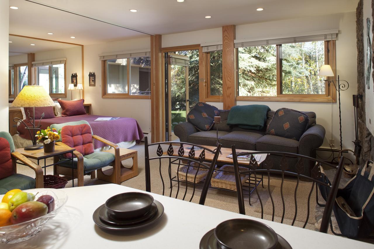 Laurelwood Condominiums, A Destination Residence - thumb 12