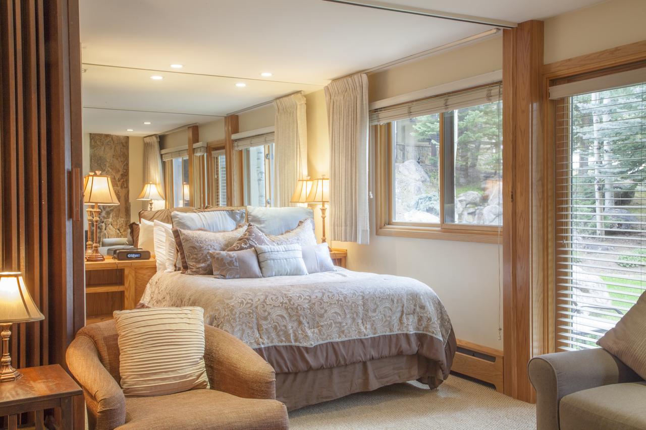 Laurelwood Condominiums, A Destination Residence - thumb 19