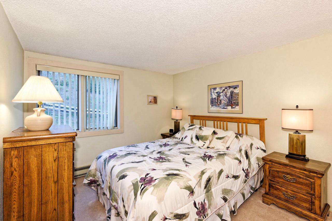 55 Upper Woodbridge Rd Unit F-4 Condo - thumb 10