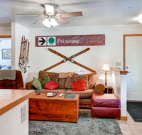 Two-Bedroom Condo at Streamside Lane - Accommodation Los Angeles