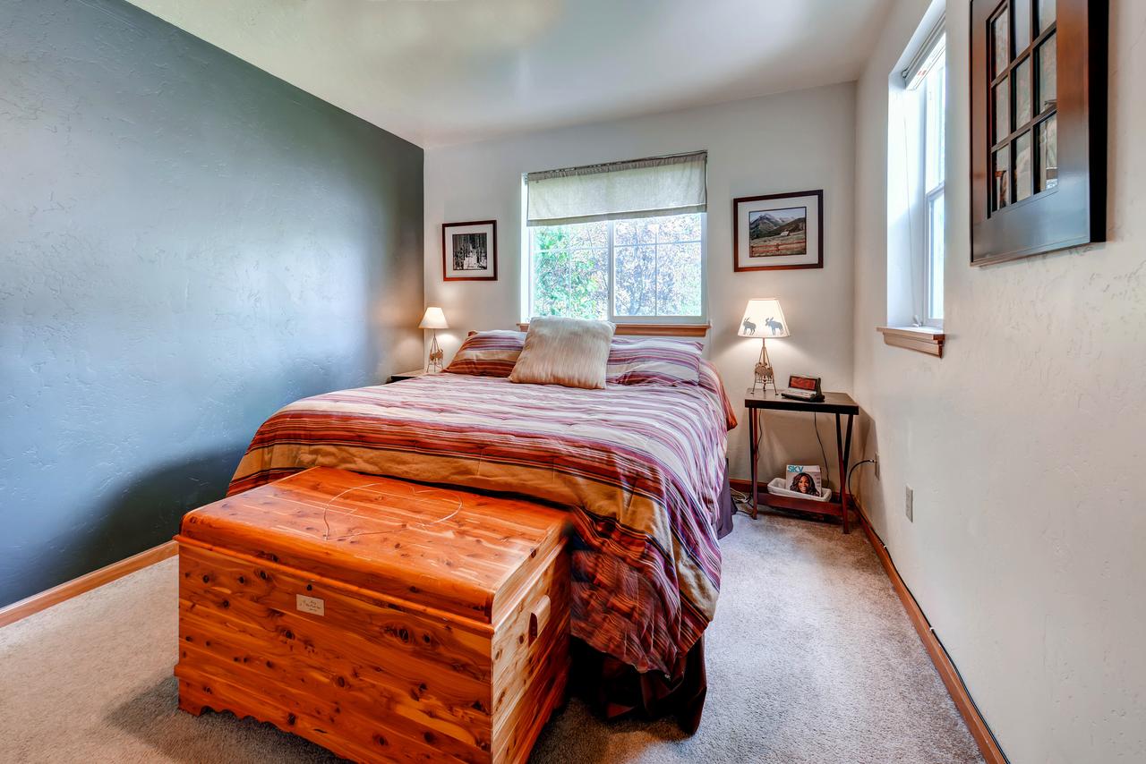 Two-Bedroom Condo At Streamside Lane - thumb 11