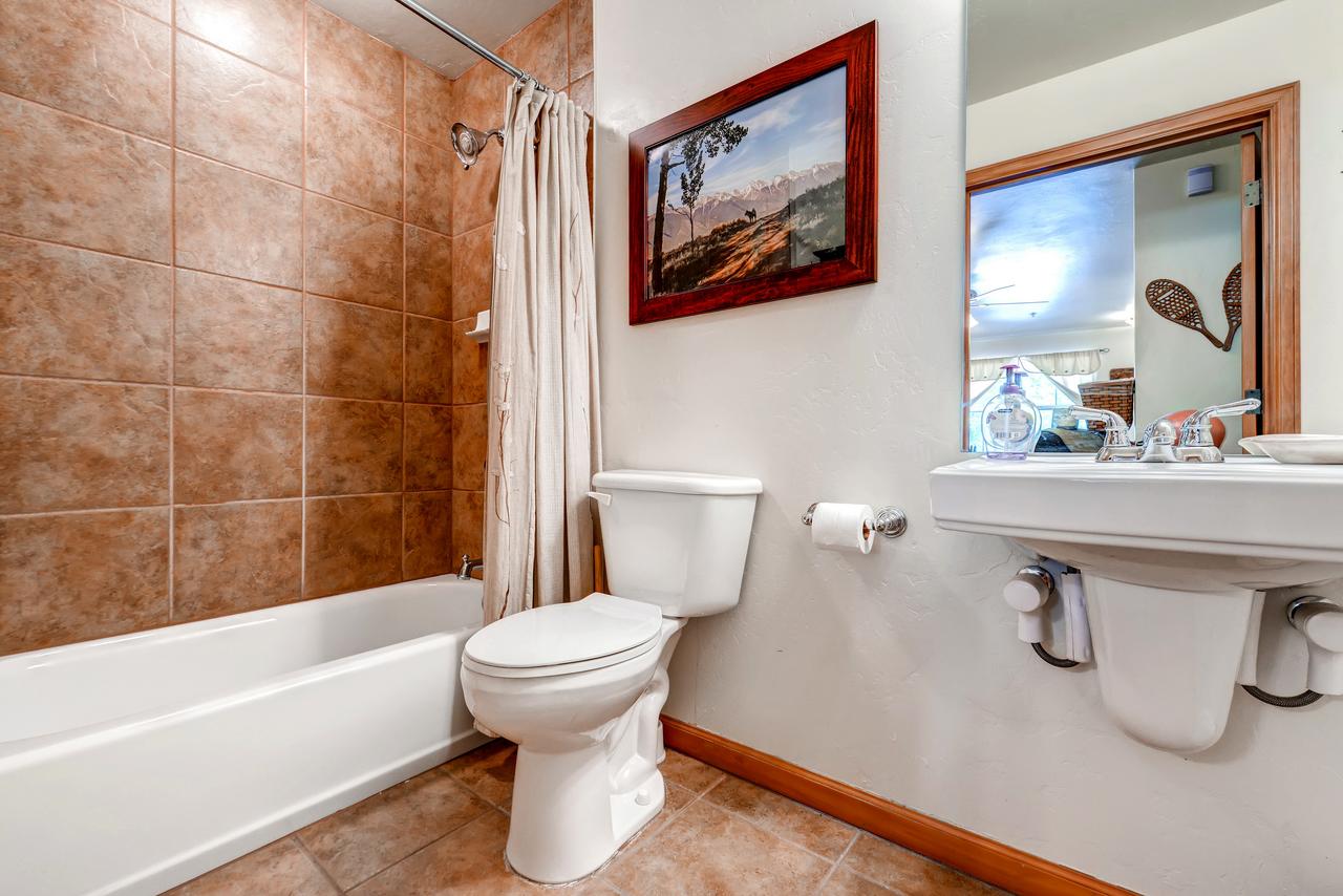 Two-Bedroom Condo At Streamside Lane - thumb 17