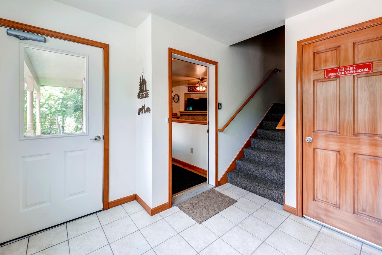 Two-Bedroom Condo At Streamside Lane - thumb 1