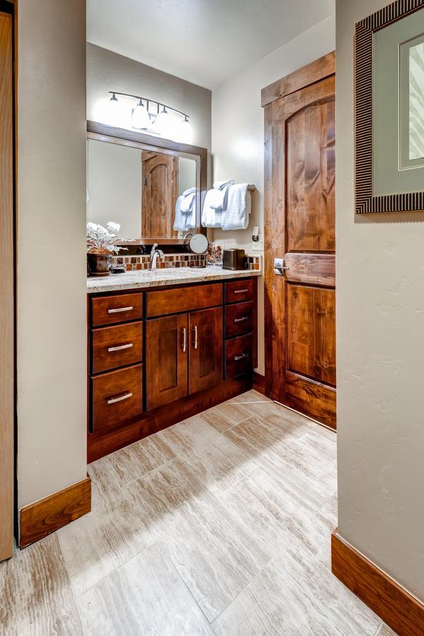 Studio Condo 318 In Historic Frisco At Cedars Lodge - thumb 6