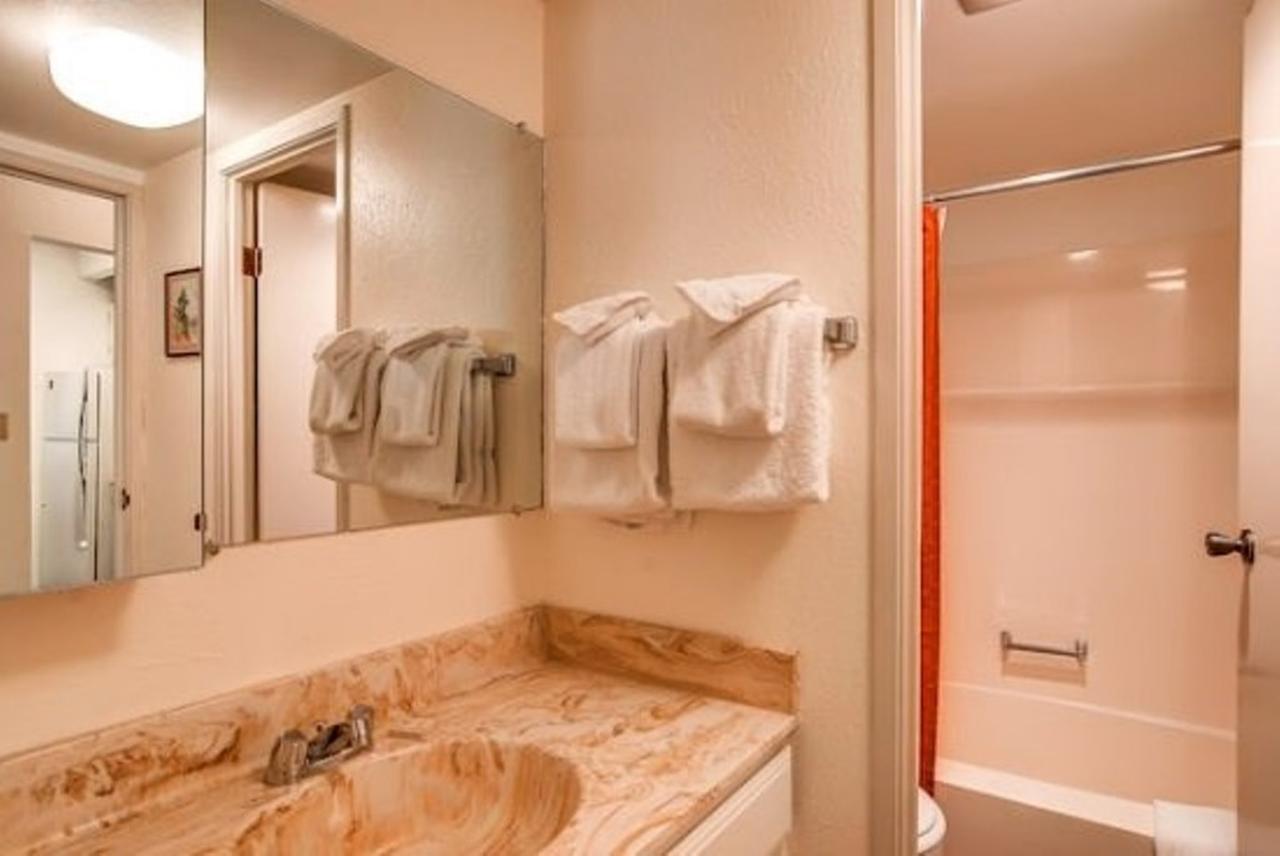 Two-Bedroom Condo 213C In Historic Frisco - thumb 4