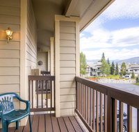 Two-Bedroom Townhome 103F at The Pointe - Accommodation Los Angeles