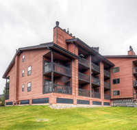 One-Bedroom Mountainside Condo D107 - Accommodation Los Angeles