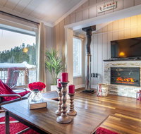 Eat Sleep. Ski. Repeat - Accommodation Los Angeles