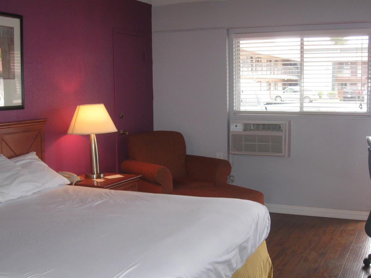 Santa Fe Inn - Pueblo - thumb 16