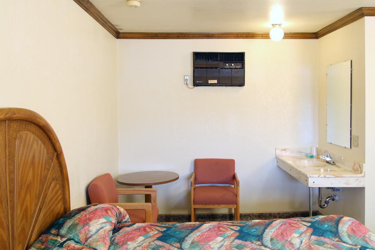 Country Inn Motel - thumb 13