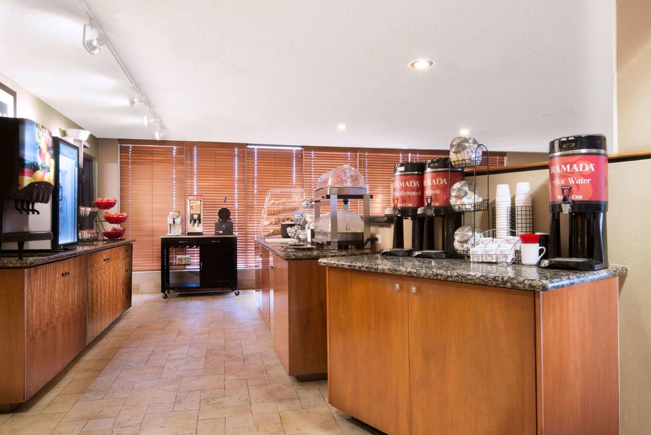 Ramada By Wyndham Pueblo - thumb 17