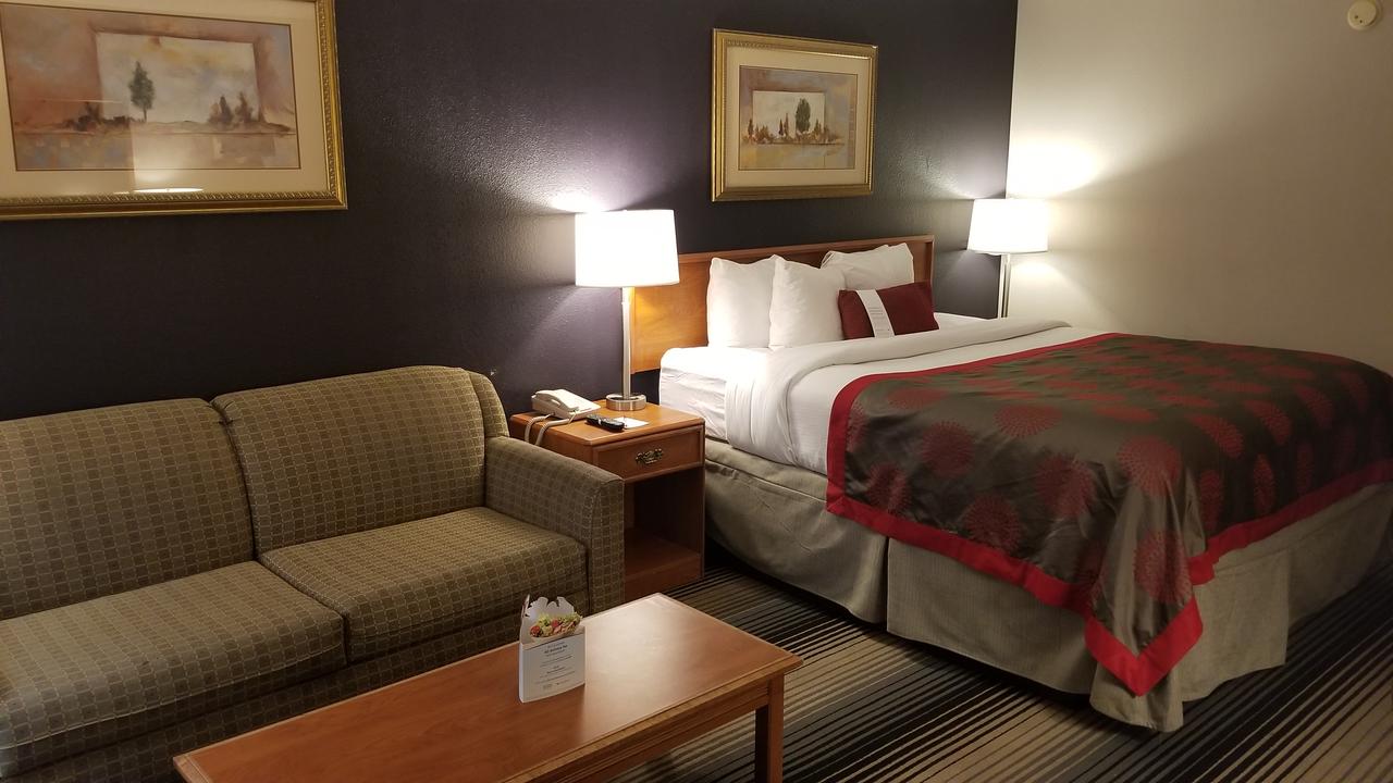 Ramada By Wyndham Pueblo - thumb 6