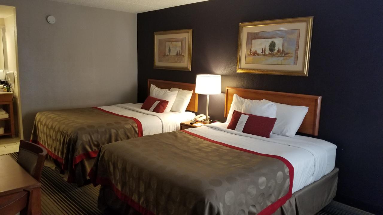 Ramada By Wyndham Pueblo - thumb 7