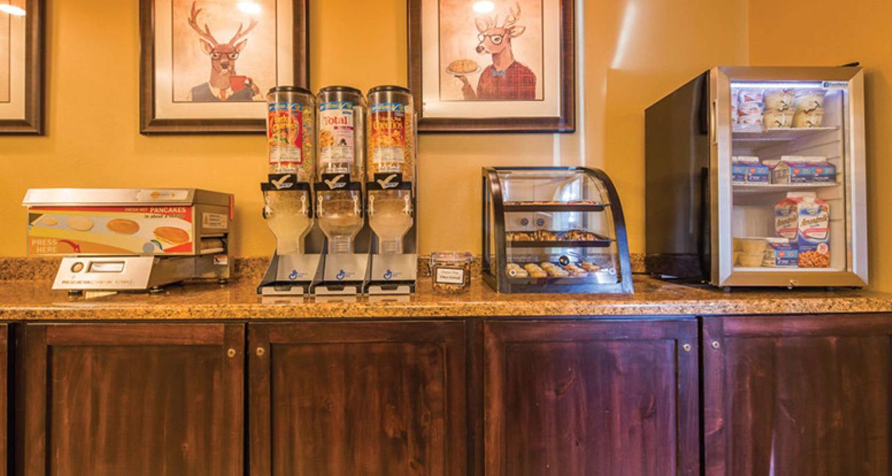 Best Western Plus Deer Park Hotel And Suites - thumb 16