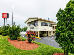 Red Carpet Inn - Stamford