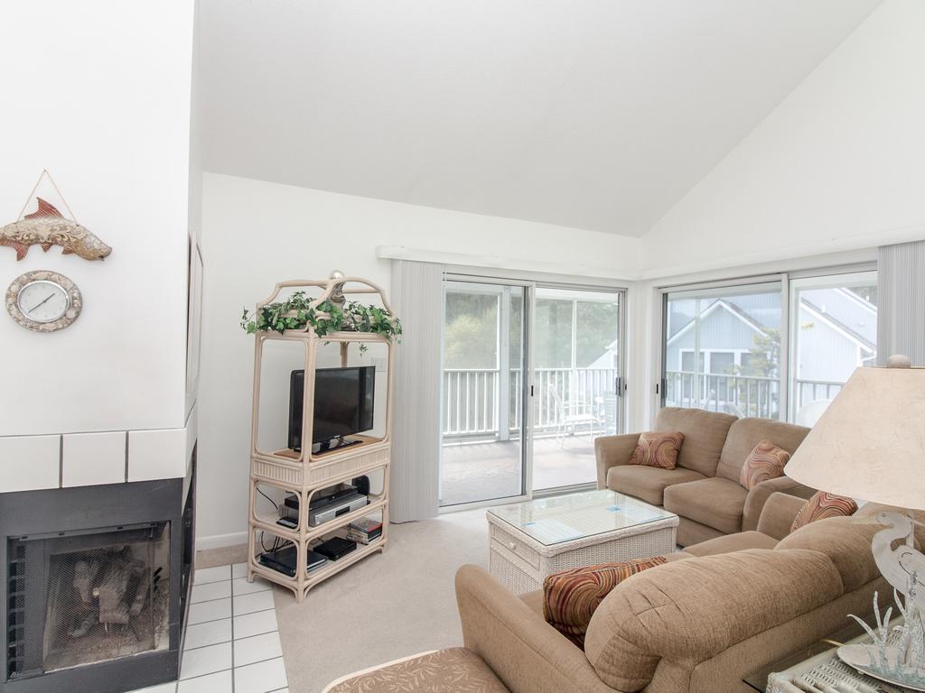 12005 Lakeside Circle Condo - thumb 3