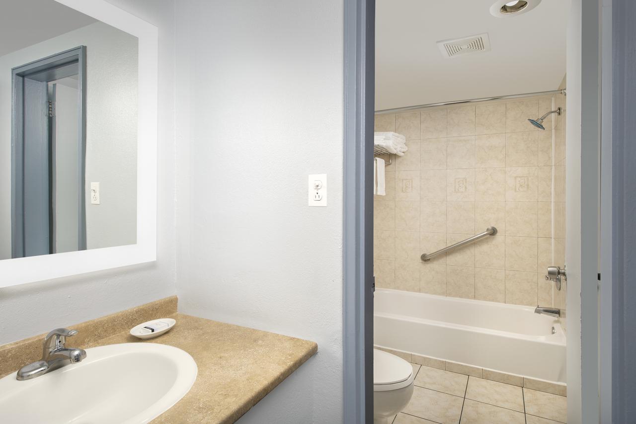 Ivy City Hotel - thumb 2