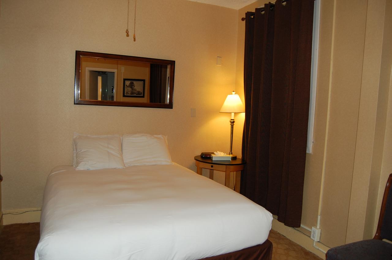 District Hotel - thumb 24