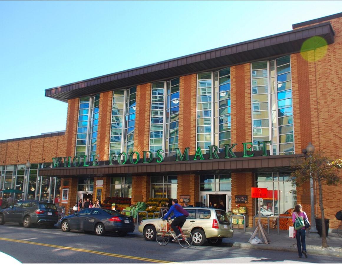 Your Home Away For Home, Convention Center. 96 WALK SCORES. - thumb 6