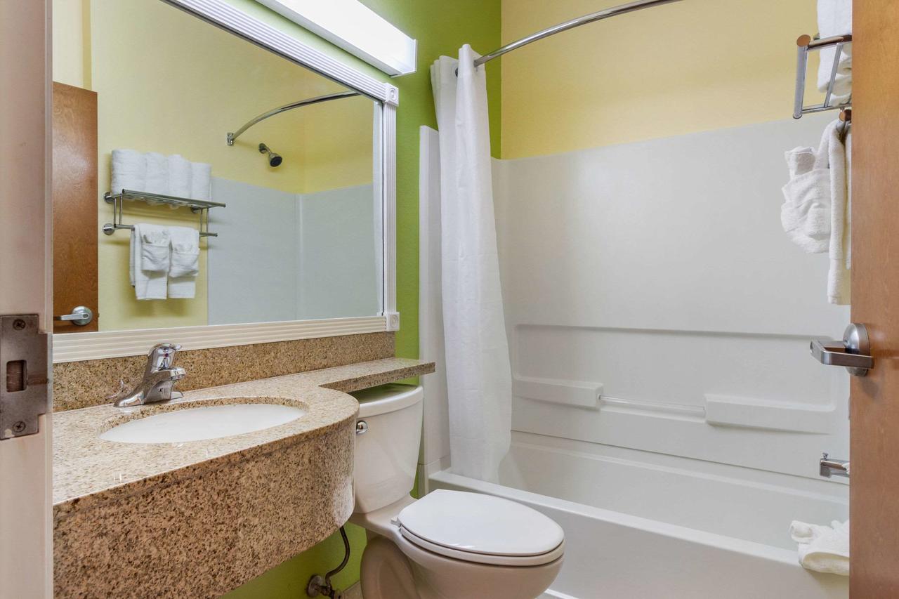 Quality Inn & Suites Lehigh Acres Fort Myers - thumb 18