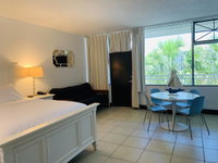 Booking Ruskin Accommodation Los Angeles