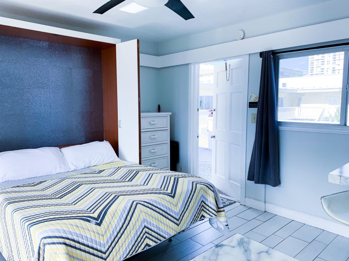 Coral Tides Resort - thumb 44