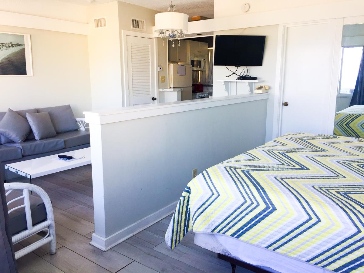 Coral Tides Resort - thumb 3