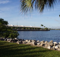 Palm Beach Waterfront Suites - Accommodation Los Angeles