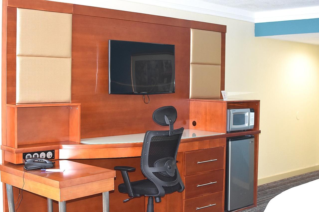 Punta Gorda Waterfront Hotel & Suites - thumb 24