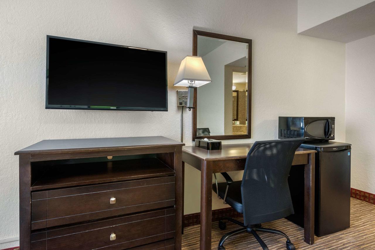 Quality Inn Daytona Beach Oceanfront - thumb 23