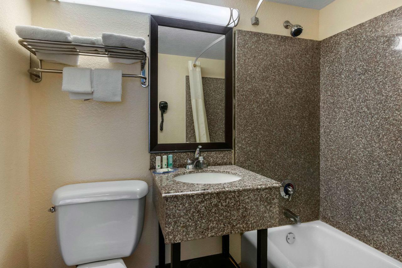 Quality Inn Daytona Beach Oceanfront - thumb 20
